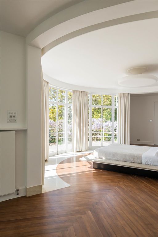 Additional image 13 of 6 bed detached house to rentSt. Anns Hill Road, Chertsey, Surrey KT16