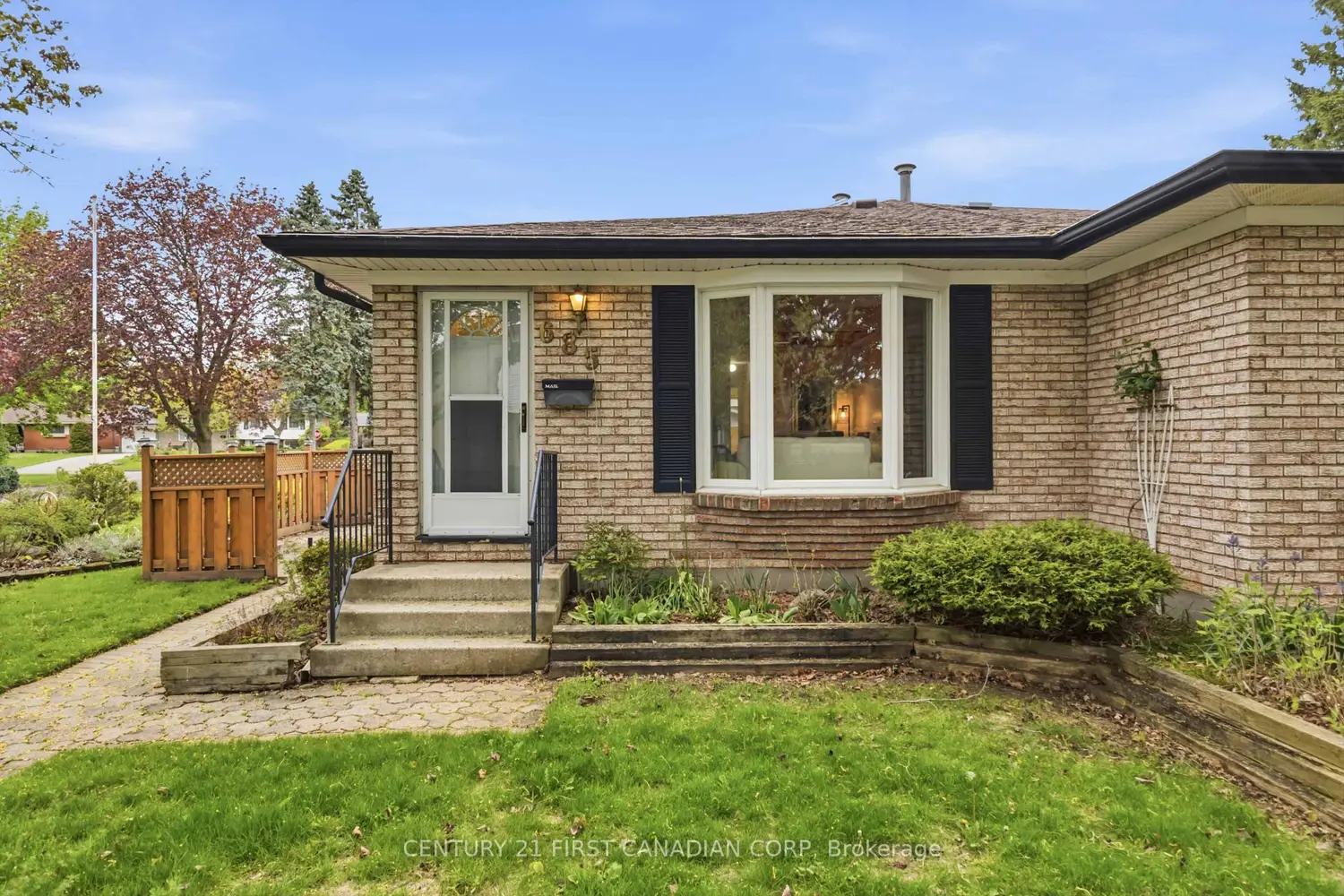685 Ladybrook Crescent