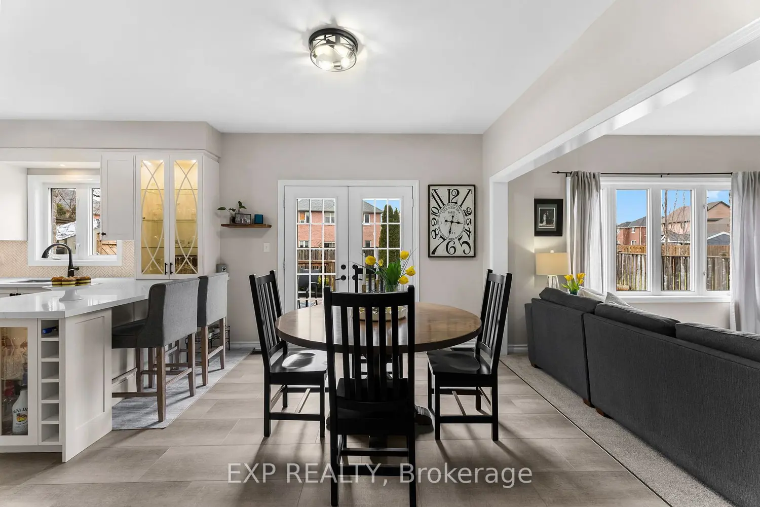 14 Whitestone Drive photo 4