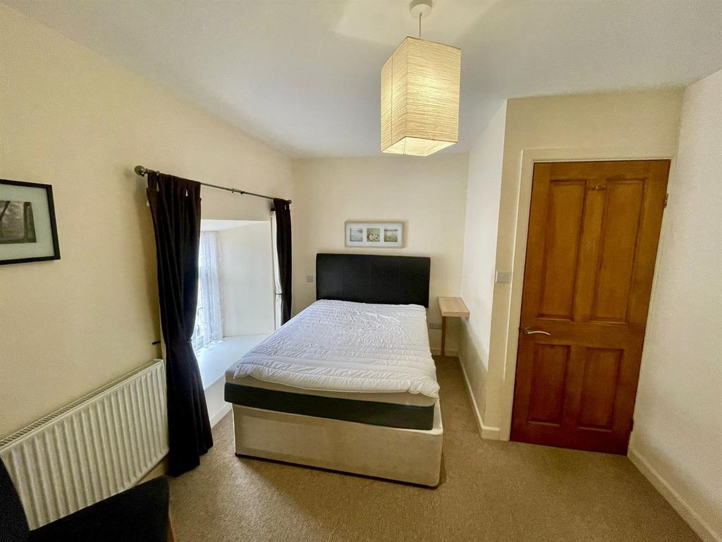 Additional image 5 of 2 bed flat to rentMarket Place, Coleford GL16