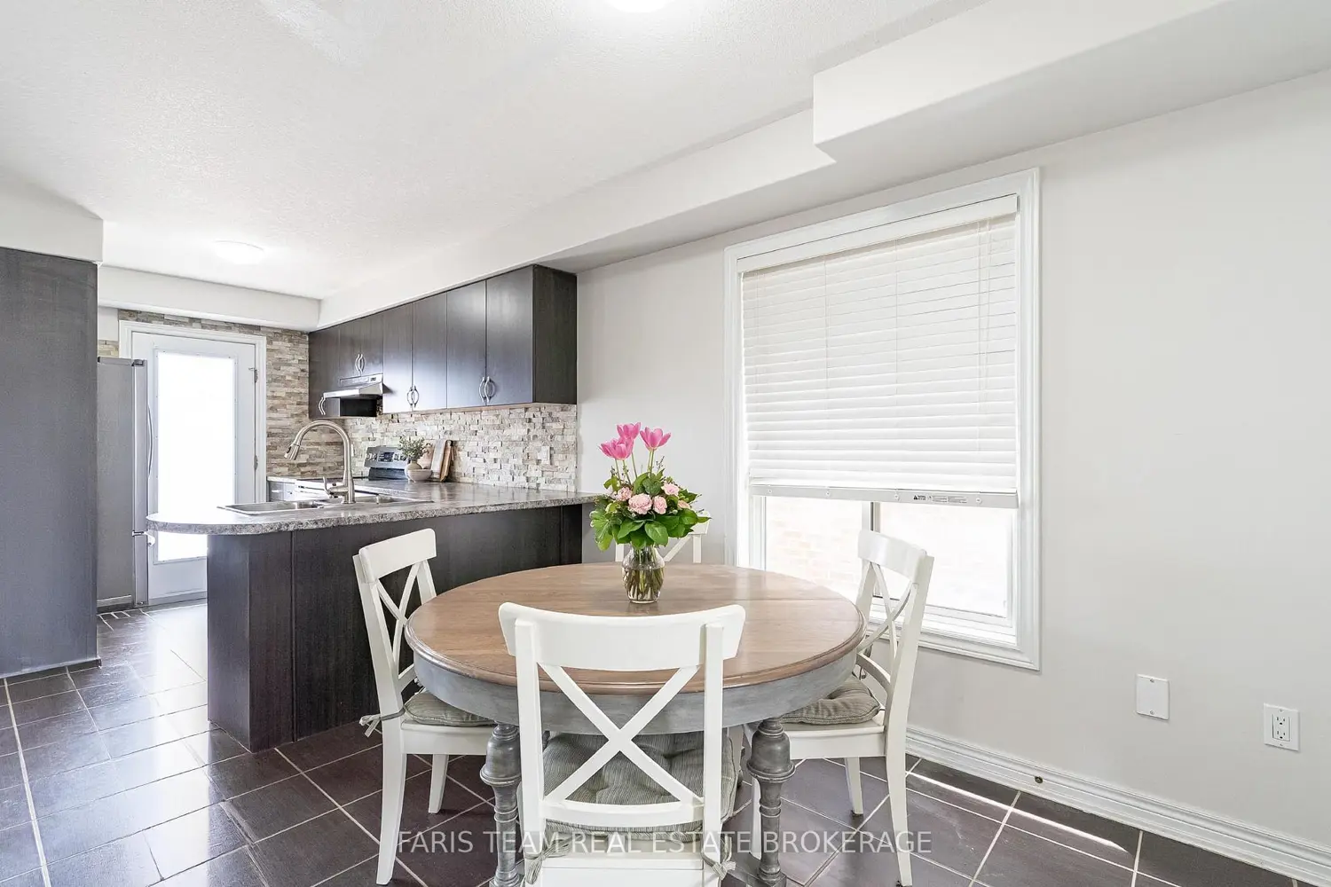 Additional image 8 of 104 Banting Crescent