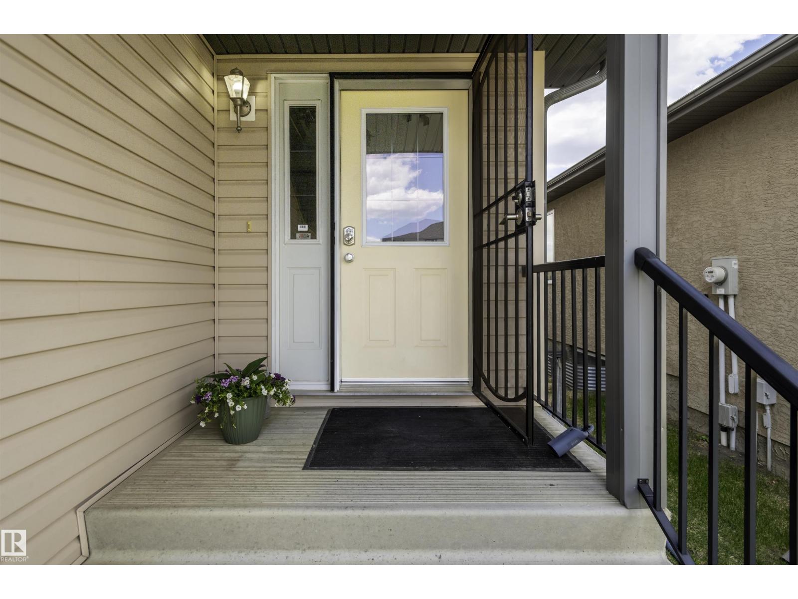 Additional image 3 of 15818 141 Street NW, Edmonton, AB, T6V1V7