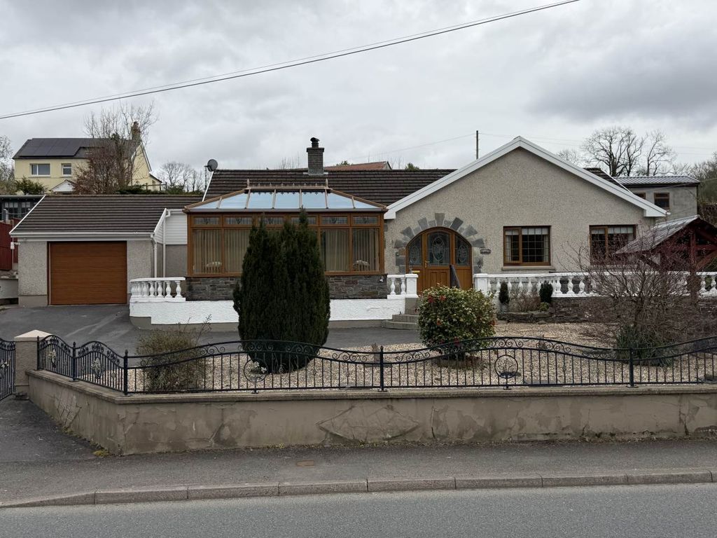 3 bed detached bungalow to rentPencader, Carmarthenshire SA39