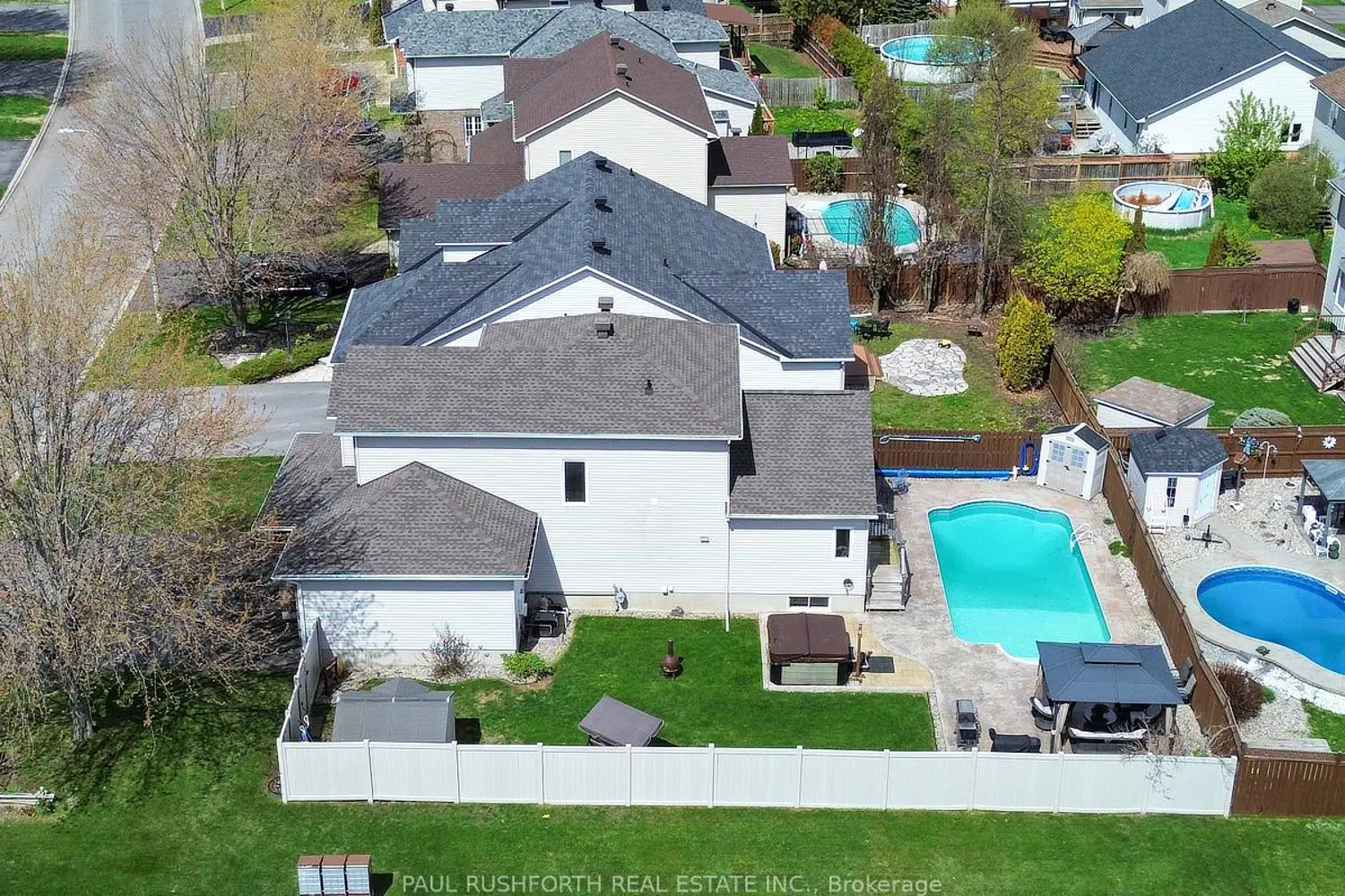 Additional image 19 of 356 Centenaire Street