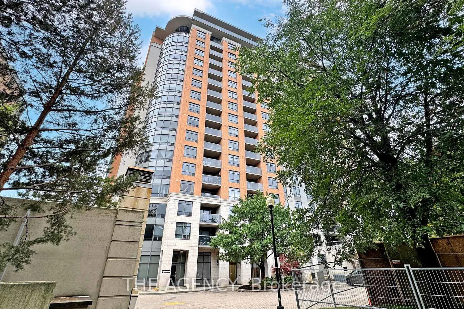 880 Grandview Way 1402