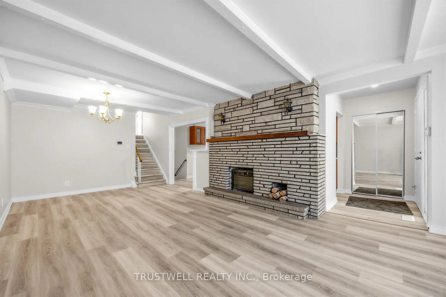 253 Catalina Drive photo 4