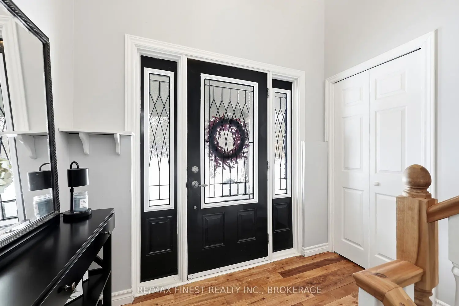 2518 Rideau Ferry Road photo 2