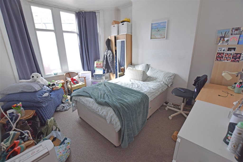 Additional image 4 of 6 bed terraced house to rentLlanishen Street, Heath, Cardiff CF14