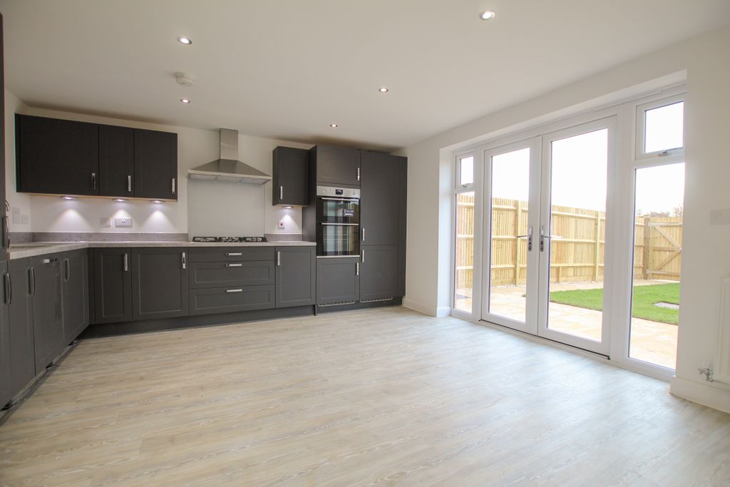 Additional image 2 of 3 bed town house to rentFairstone, Newbury RG14