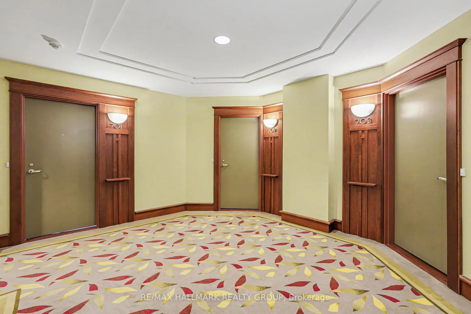 136 Darlington Private 702 photo 3