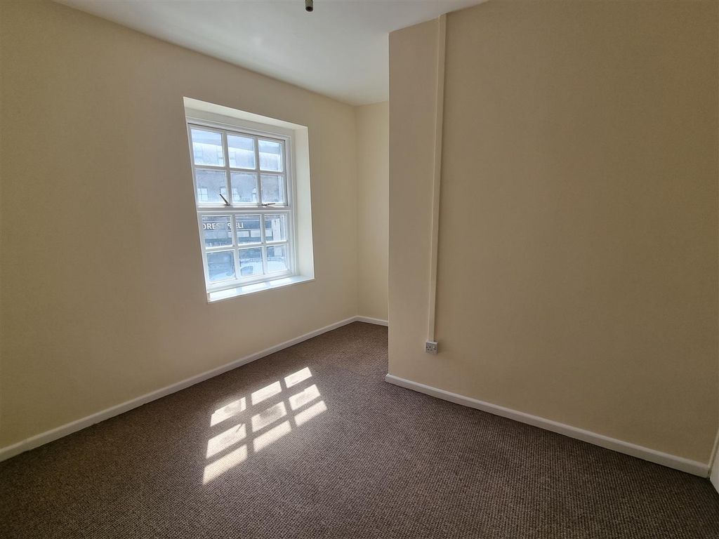 Additional image 2 of 2 bed flat to rentMarket Place, Coleford GL16