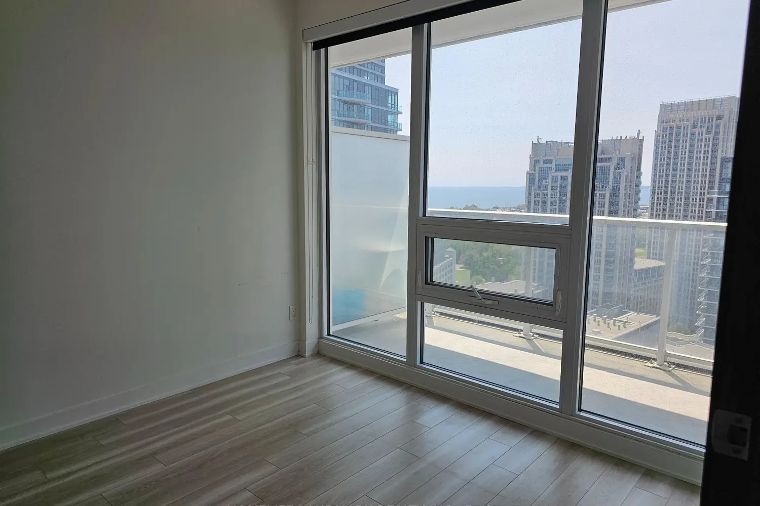 19 Bathurst Street 2901 photo 3