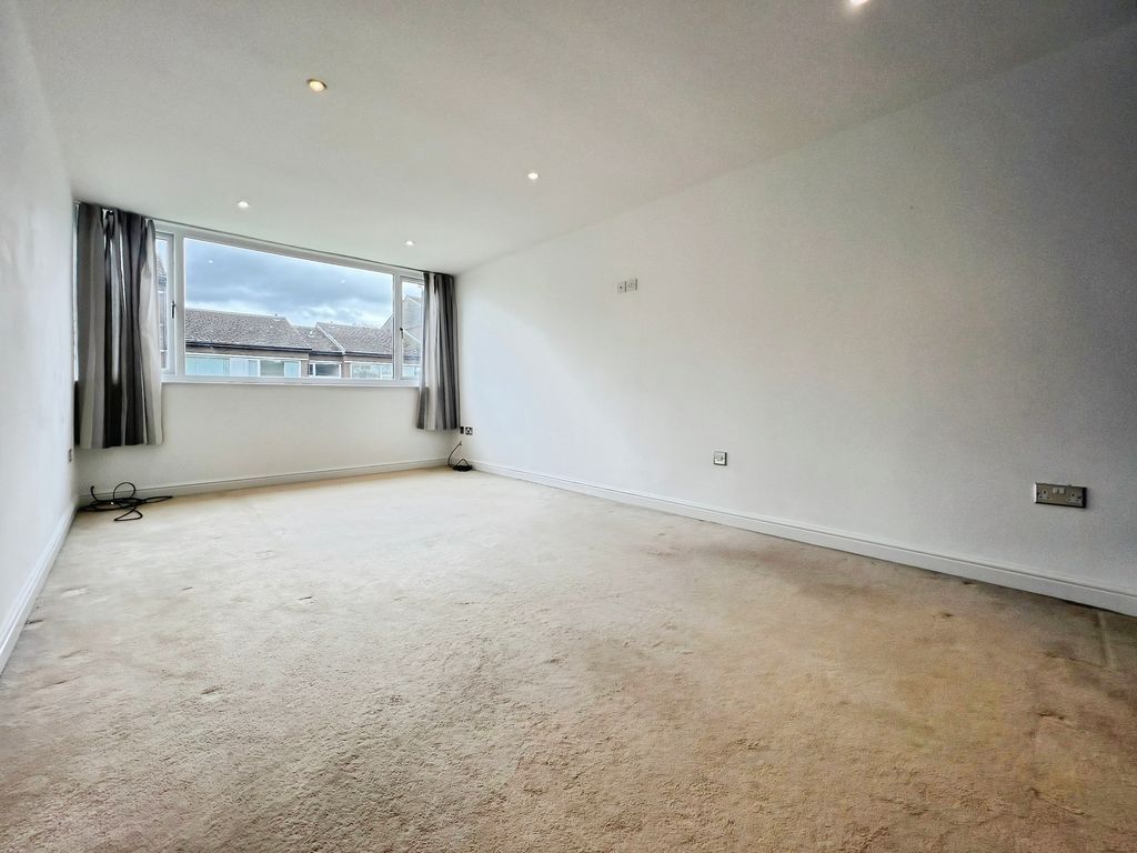 Additional image 2 of 2 bed flat to rentDunsgreen Court, Newcastle Upon Tyne NE20