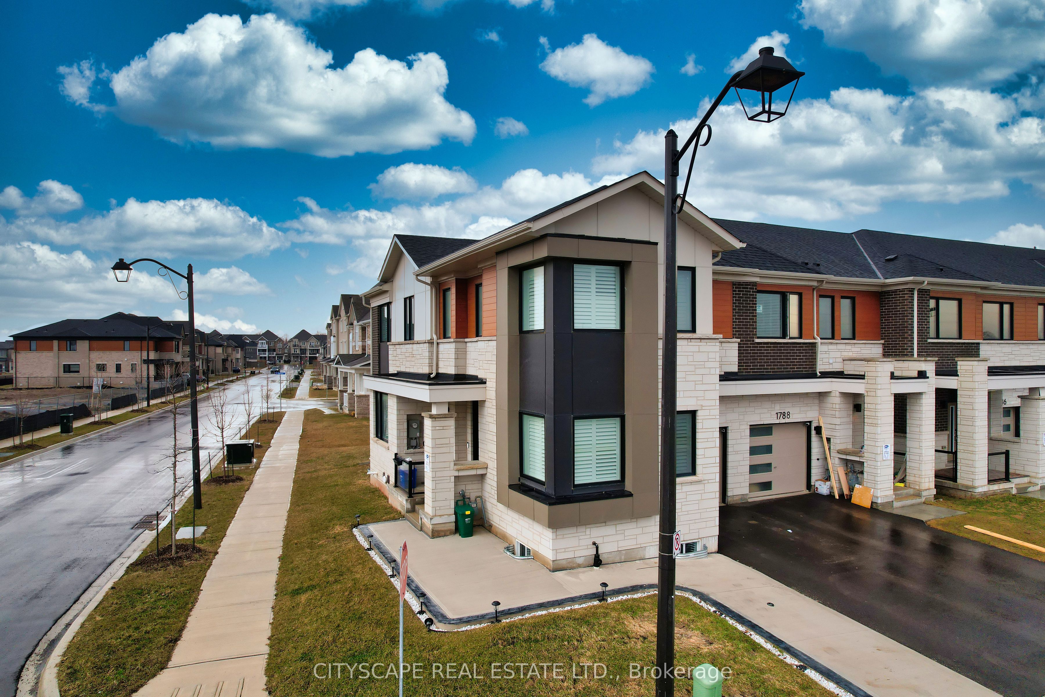 1790 Dance Court, Milton, ON, L9E 2A2