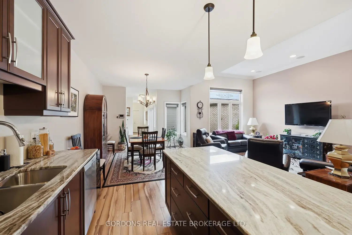 Additional image 8 of 1271 Crossfield Avenue