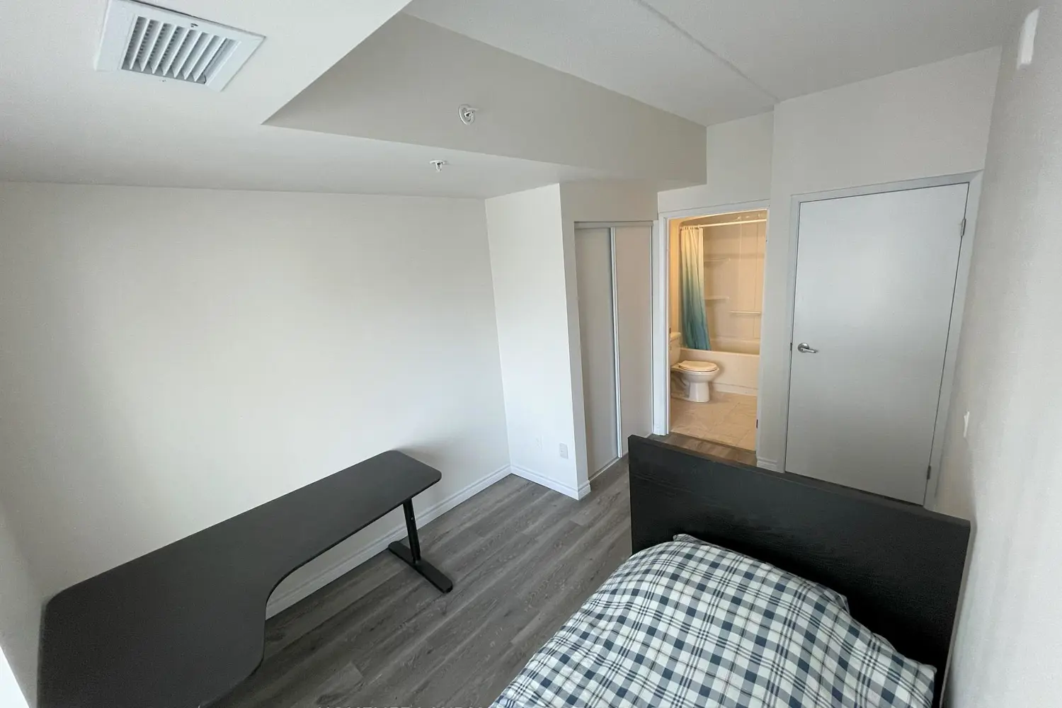 Additional image 9 of 246 Lester Street 602