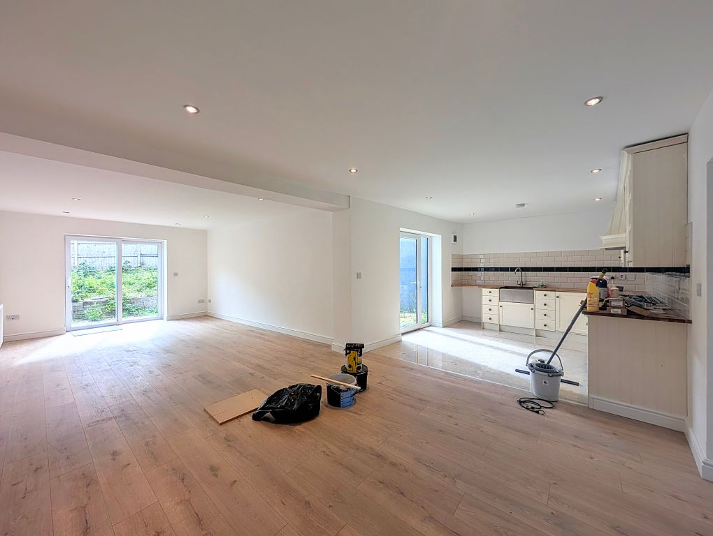 Additional image 2 of 4 bed property to rentEleanor Street, Tonypandy CF40