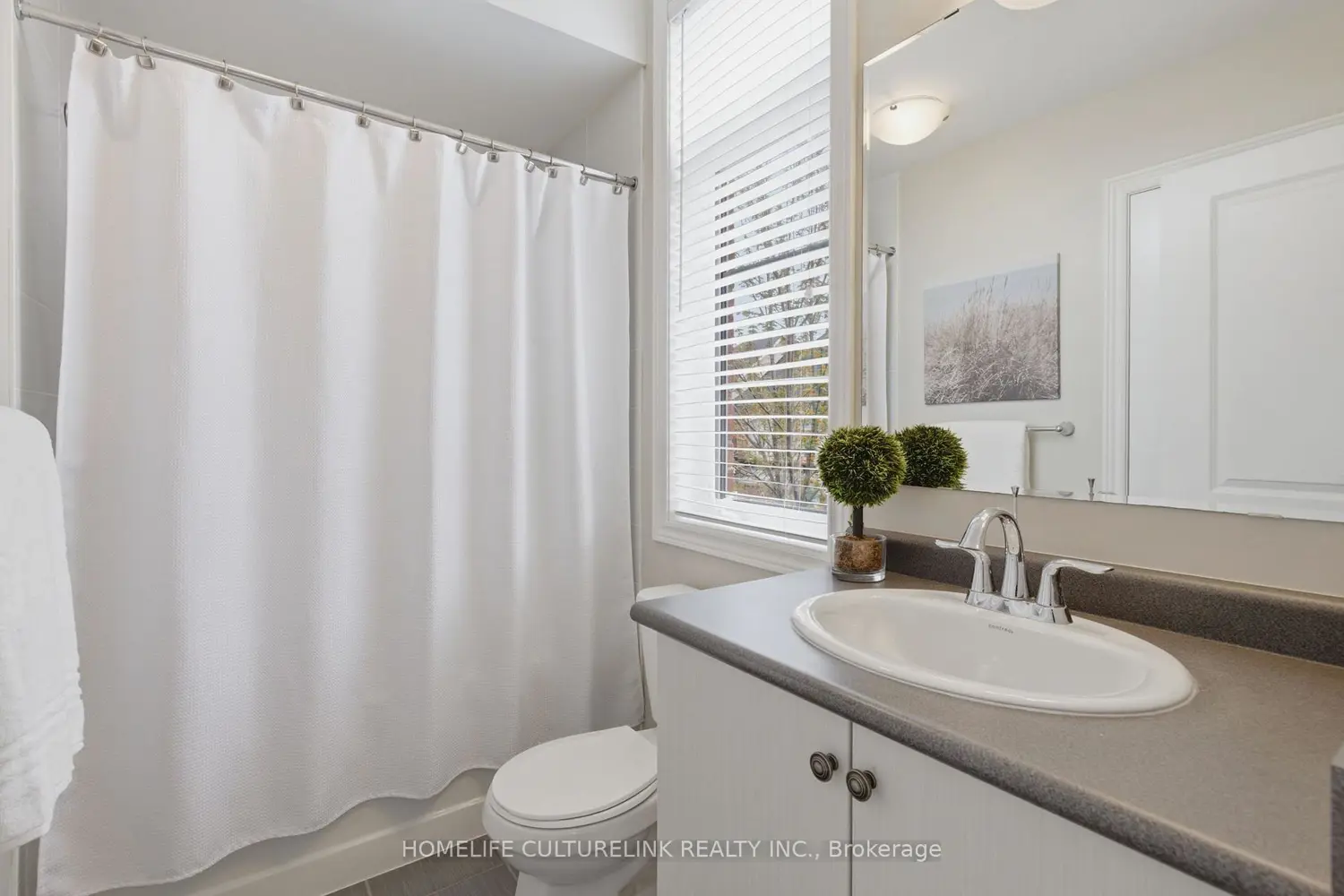 Additional image 8 of 1331 Major Mackenzie Drive 126