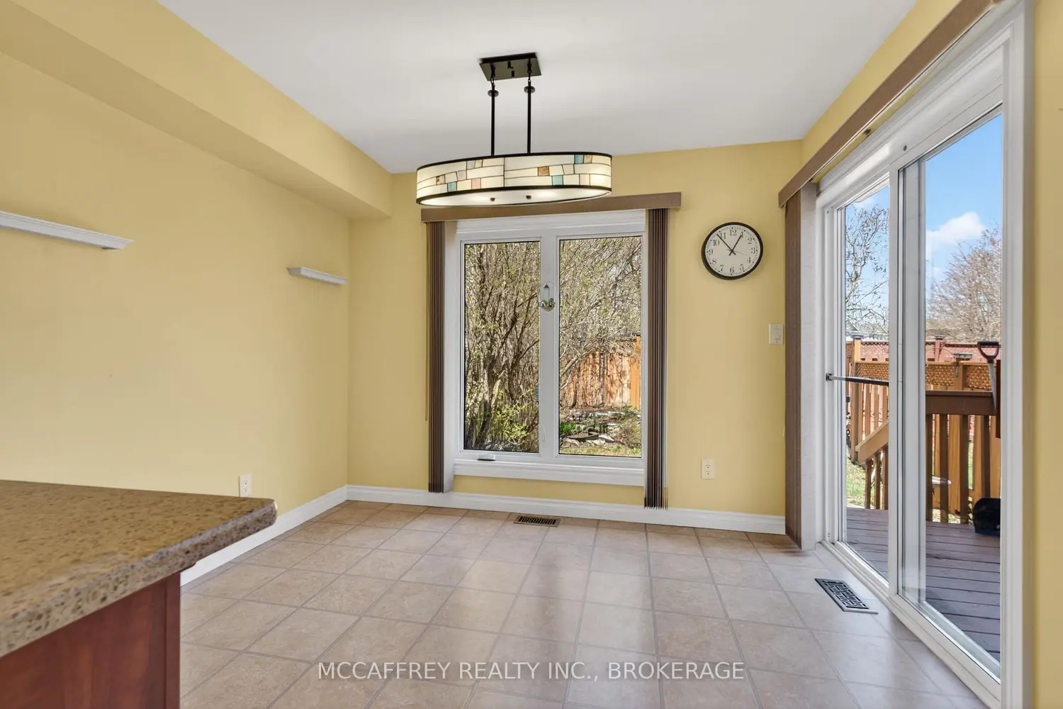 508 Farnham Court photo 3