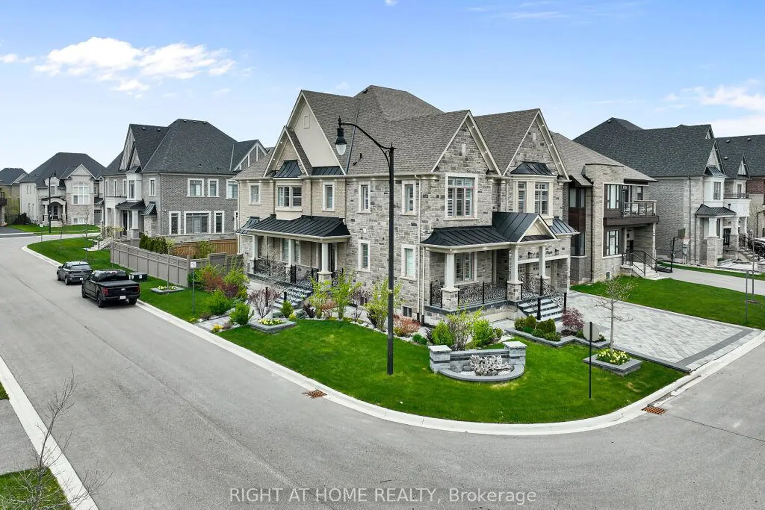 12 Hackwood Heights