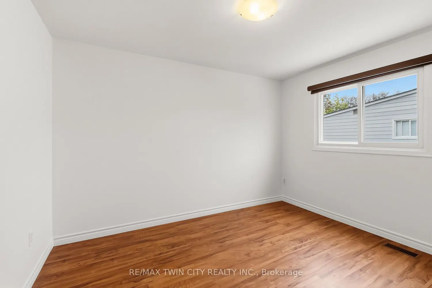 Additional image 11 of 51 Metcalfe Crescent C