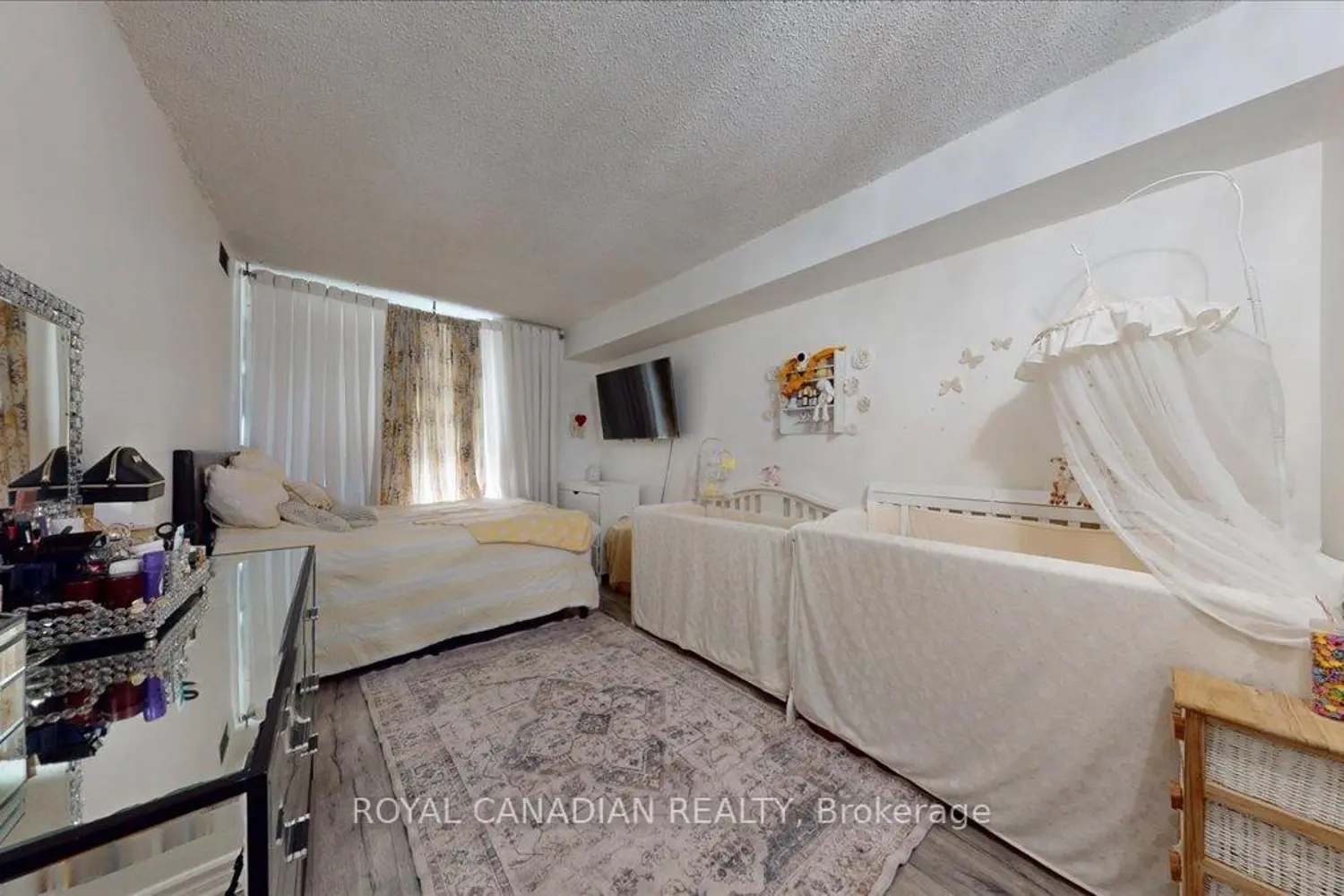 410 Mclevin Avenue 1011 photo 5