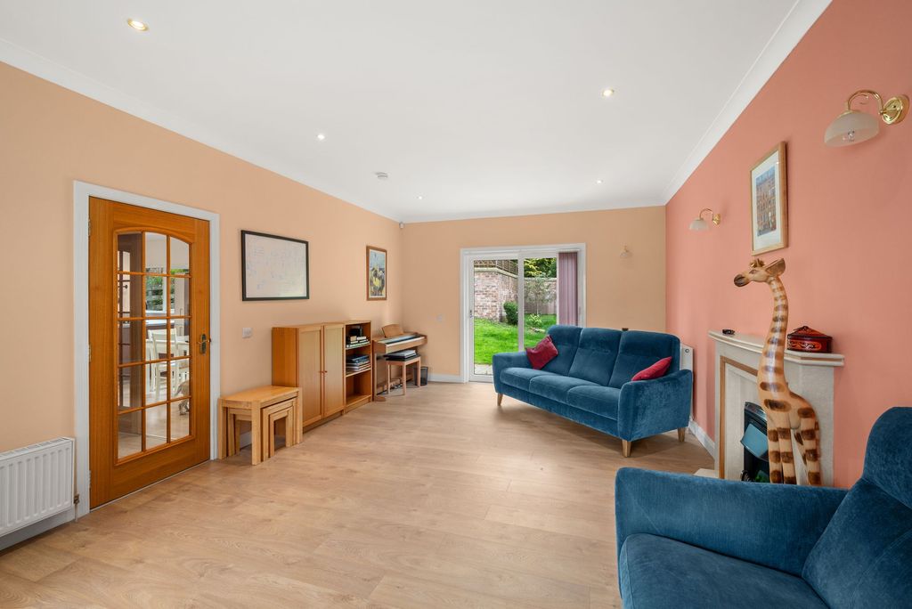 Additional image 7 of 5 bed detached house for sale27 Ballinard Gardens, Broughty Ferry DD5