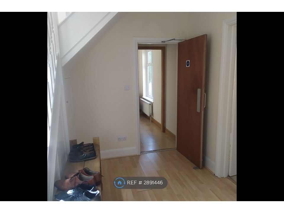 Additional image 2 of 5 bed detached house to rentGilbert Road, Cambridge CB4