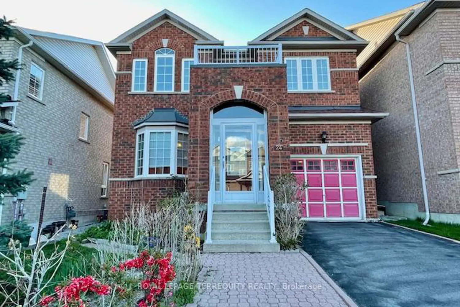 24 Pergola Way