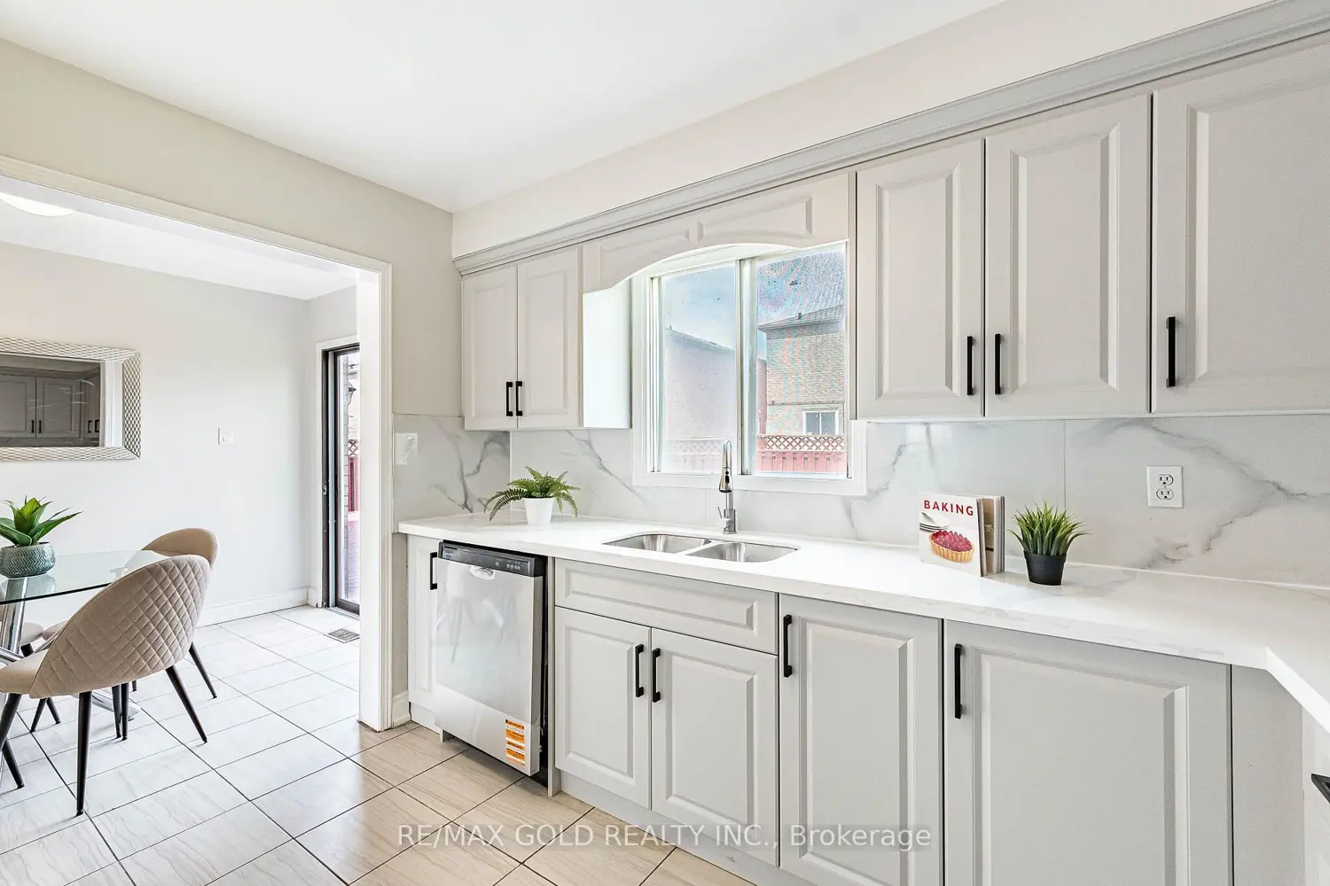 Additional image 18 of 92 Moffatt Avenue