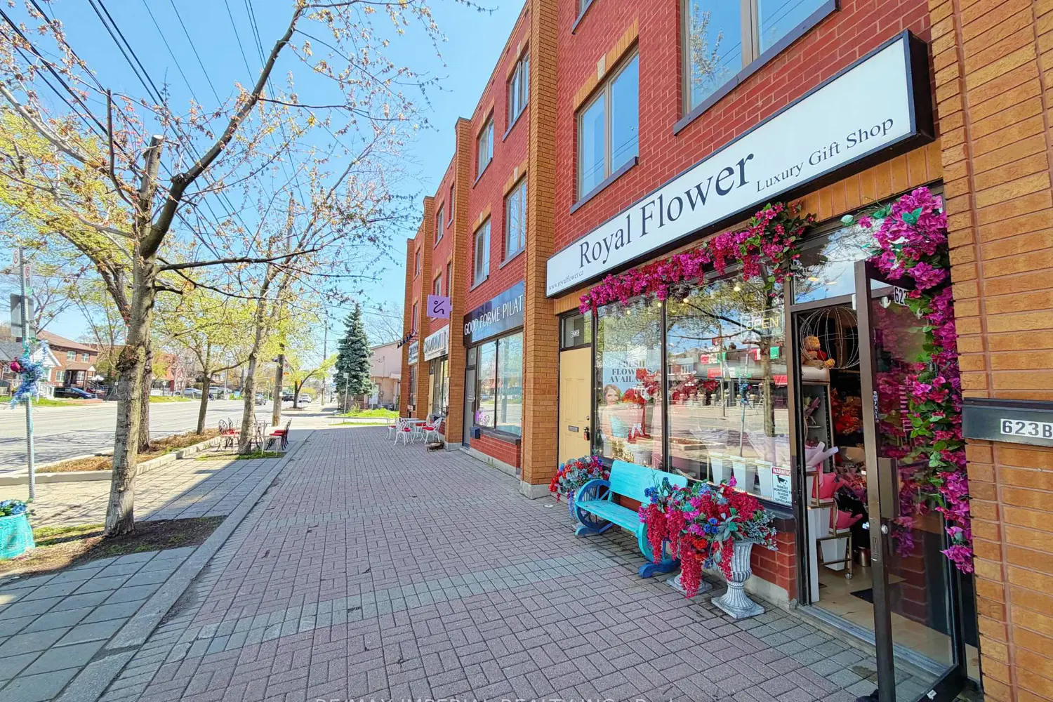 623 - 623A The Queensway