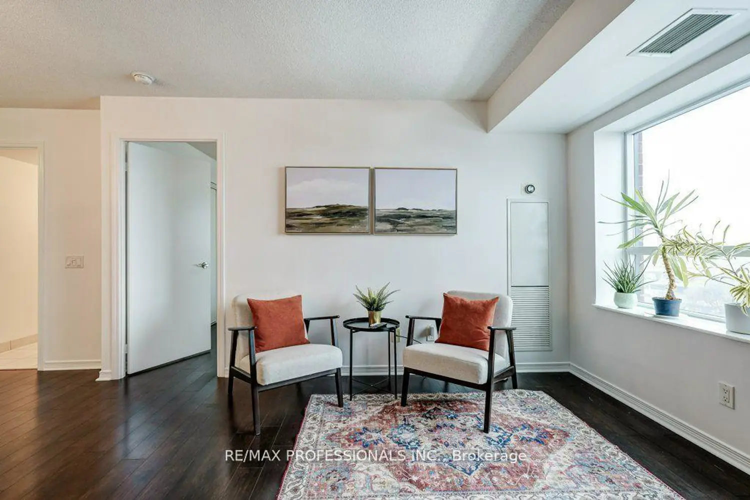 Additional image 5 of 60 Heintzman Street 930