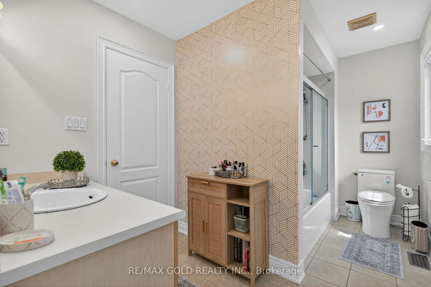 Additional image 11 of 17 Maisonneuve Boulevard