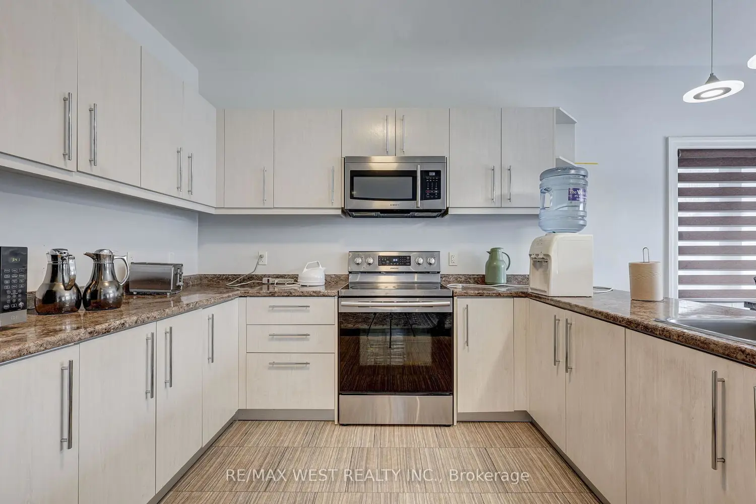Additional image 6 of 2607 Sheffield Boulevard