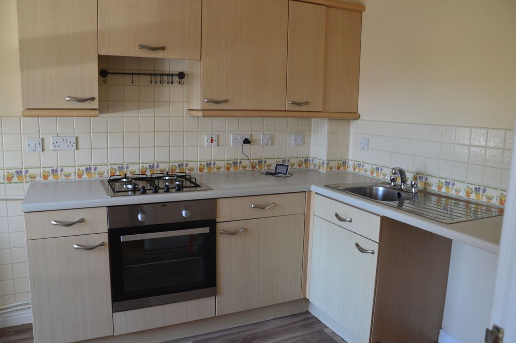 Additional image 2 of 3 bed terraced house to rentCedern Avenue, Elborough, Weston-Super-Mare BS24