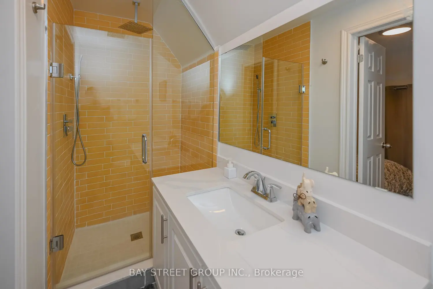 Additional image 12 of 4534 Morrison Street