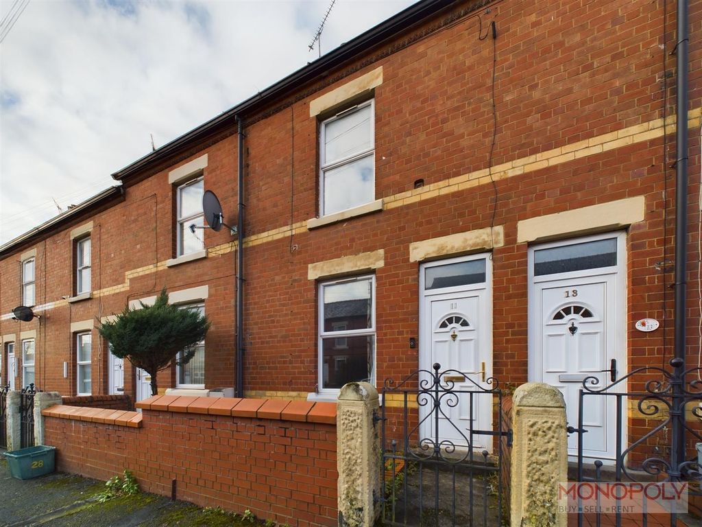 2 bed terraced house to rentOxford Street, Wrexham LL13