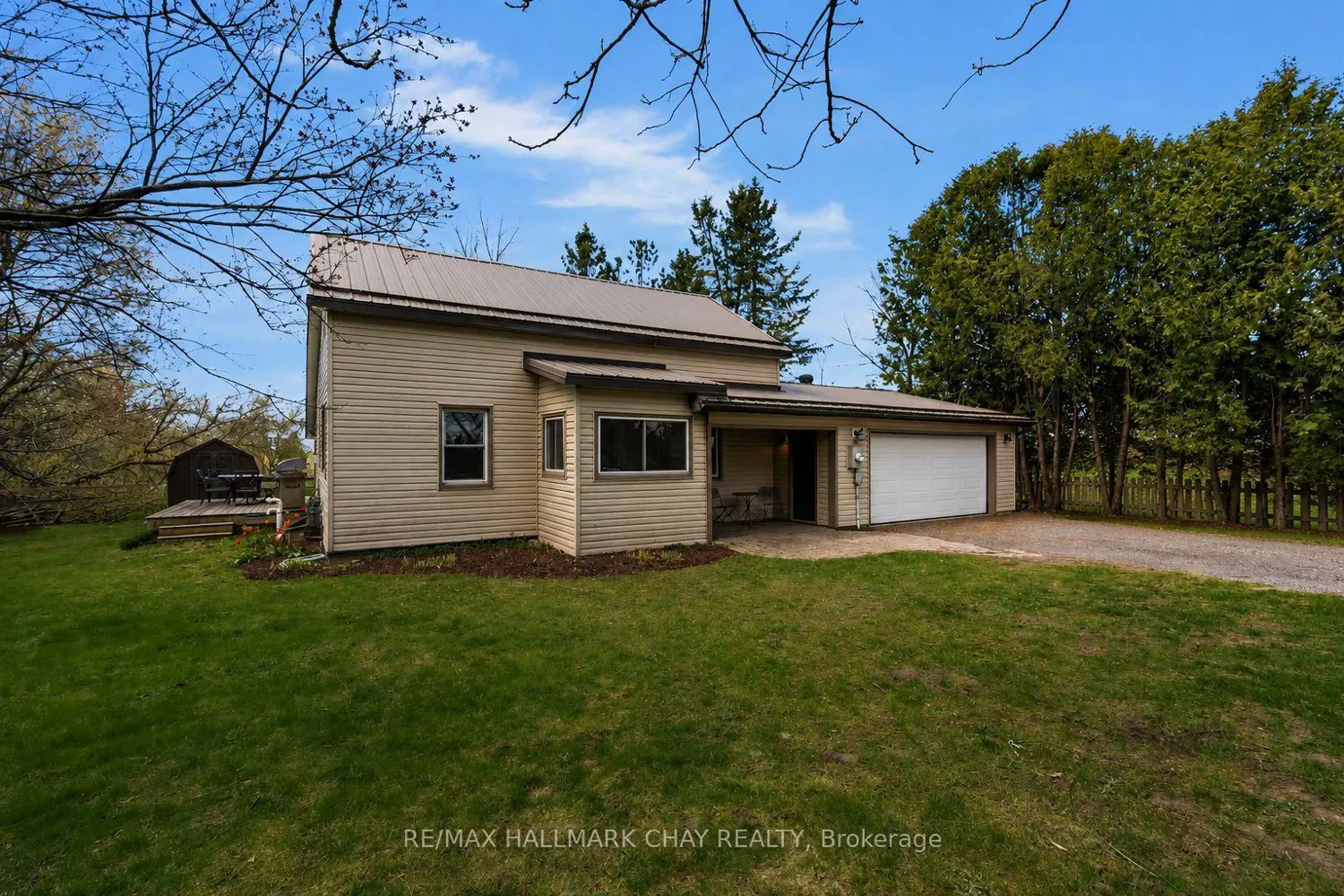3324 Penetanguishene Road photo 2