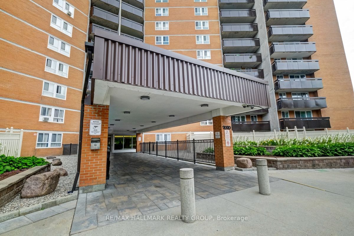 Additional image 2 of 414-2020 Jasmine Crescent, Ottawa, ON, K1J 8K5