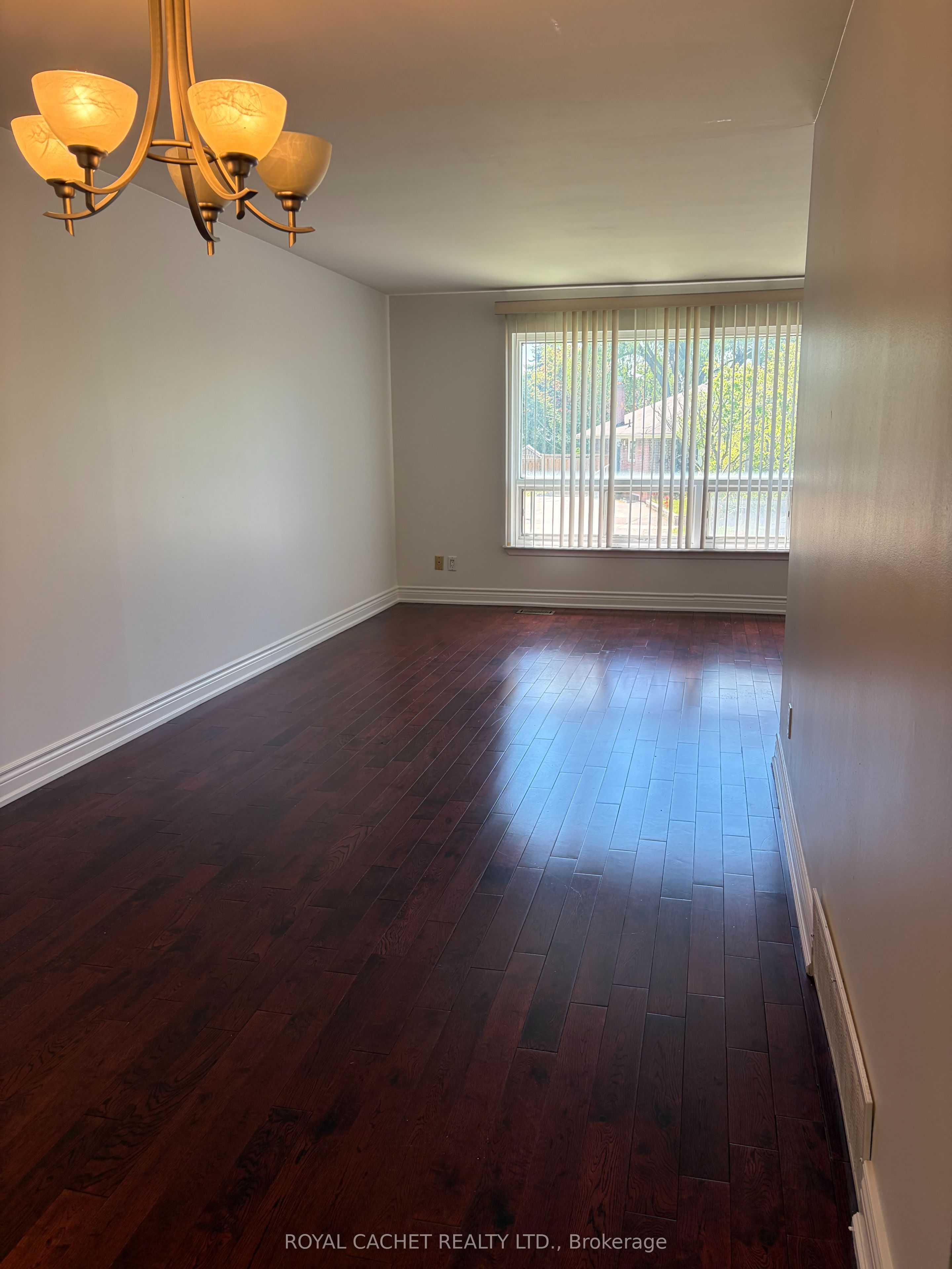 Additional image 4 of UPPER MAIN-90 Billington Crescent, Toronto, ON, M3A 2G6