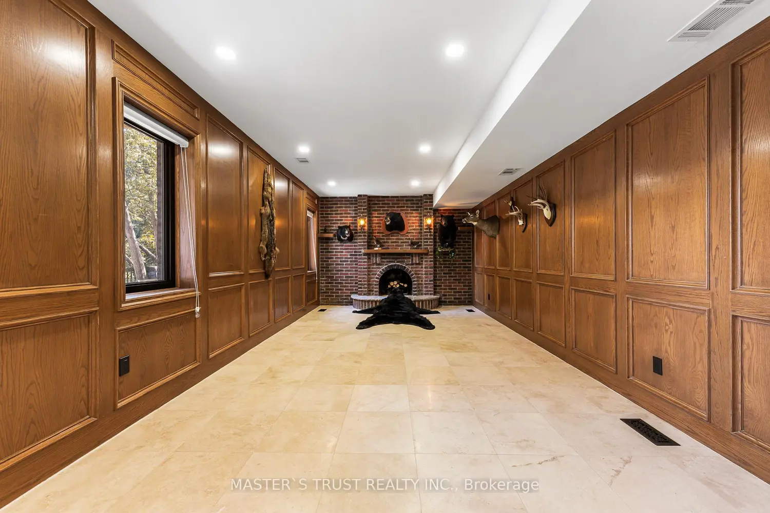 243 Burbank Drive photo 3