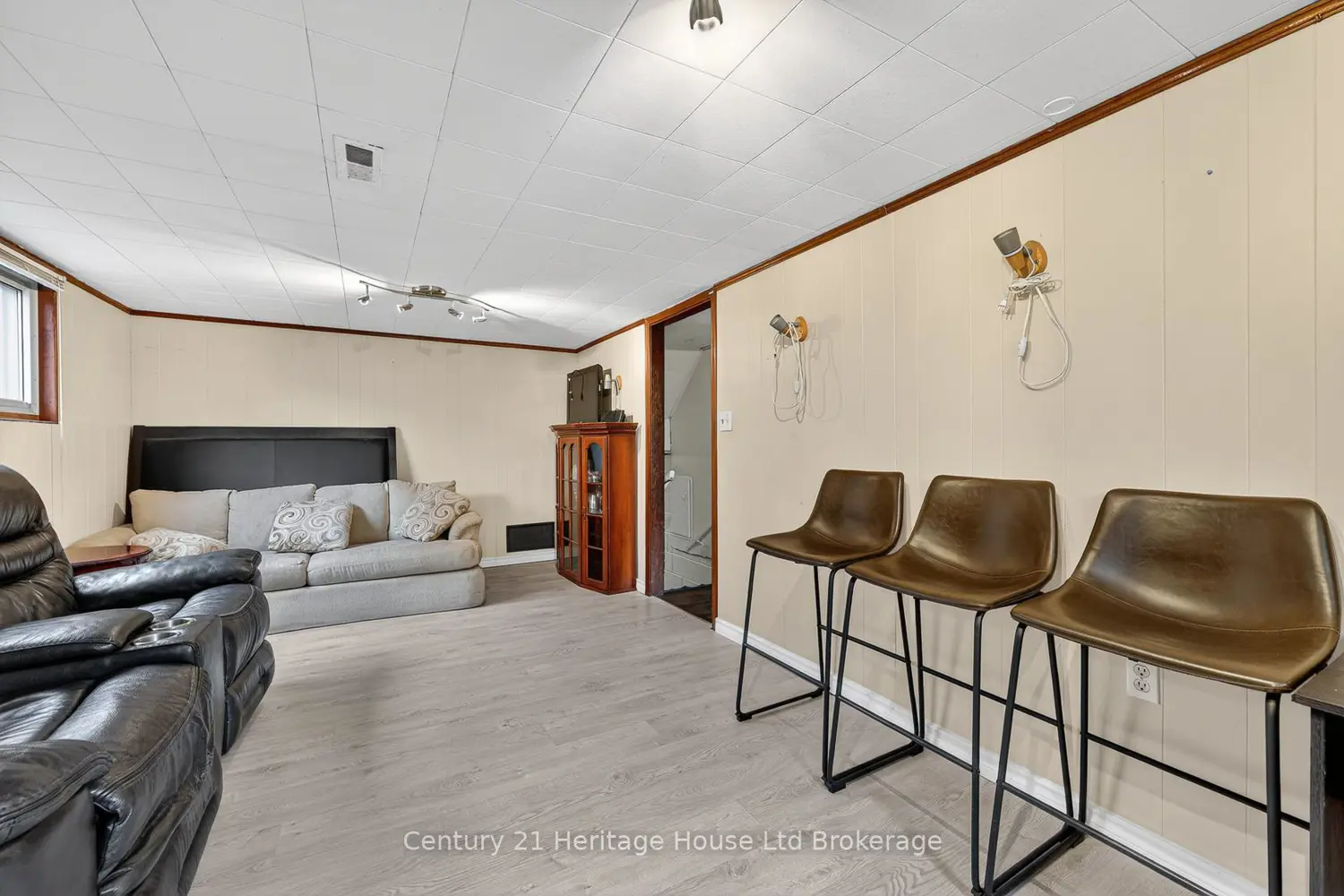 Additional image 10 of 1004 Nesbitt Crescent