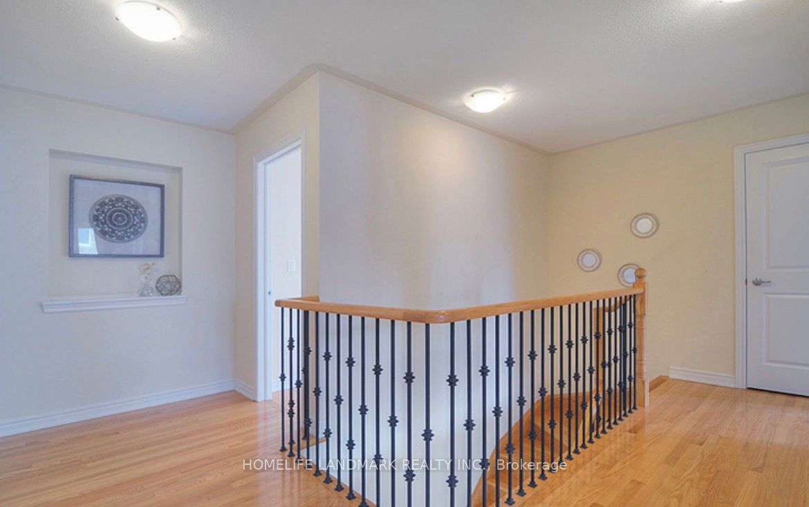 Additional image 6 of 8 Farmhouse Crescent, Richmond Hill, ON, L4E 0K1