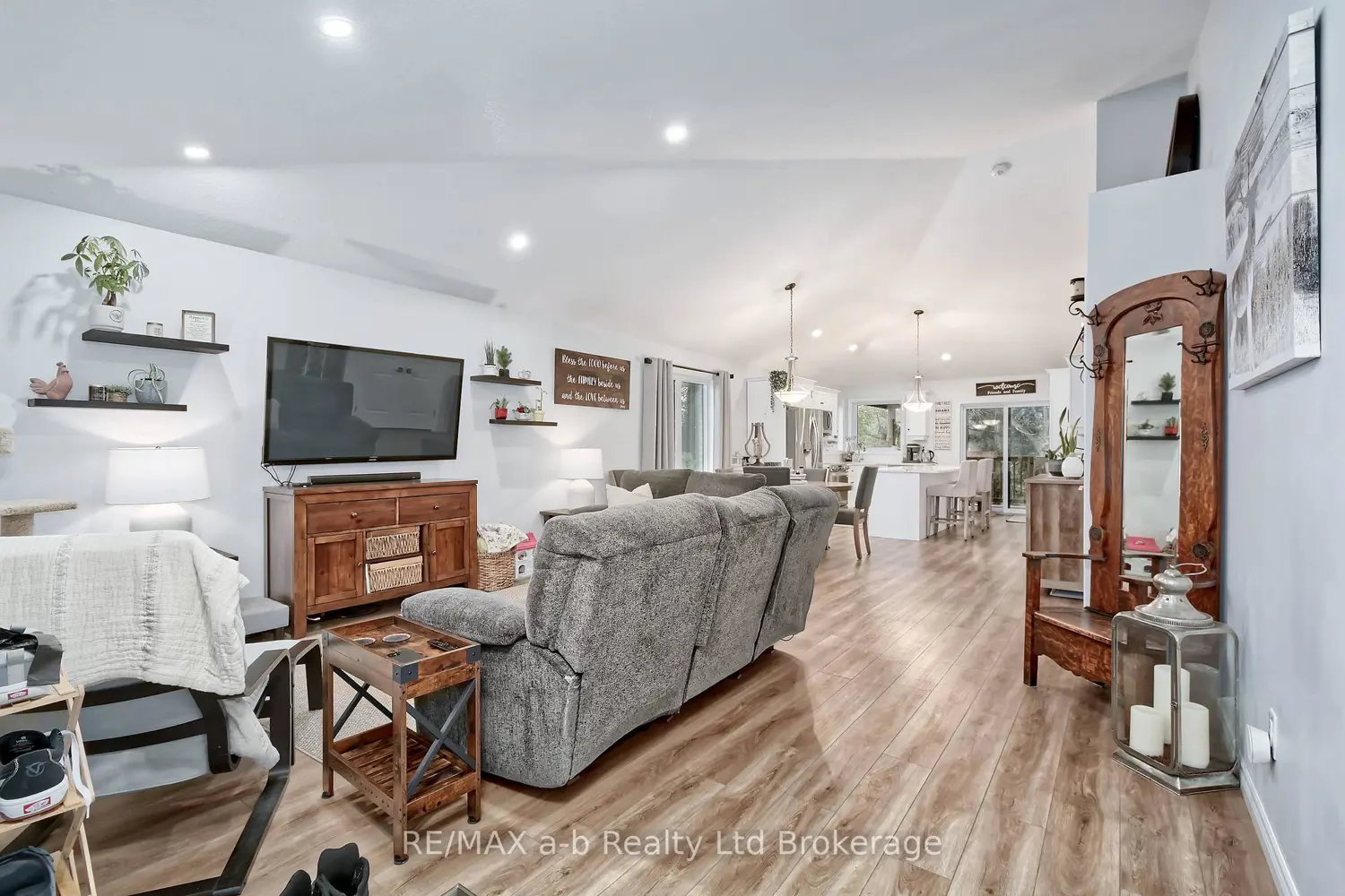 Additional image 4 of 305 Robinson Street