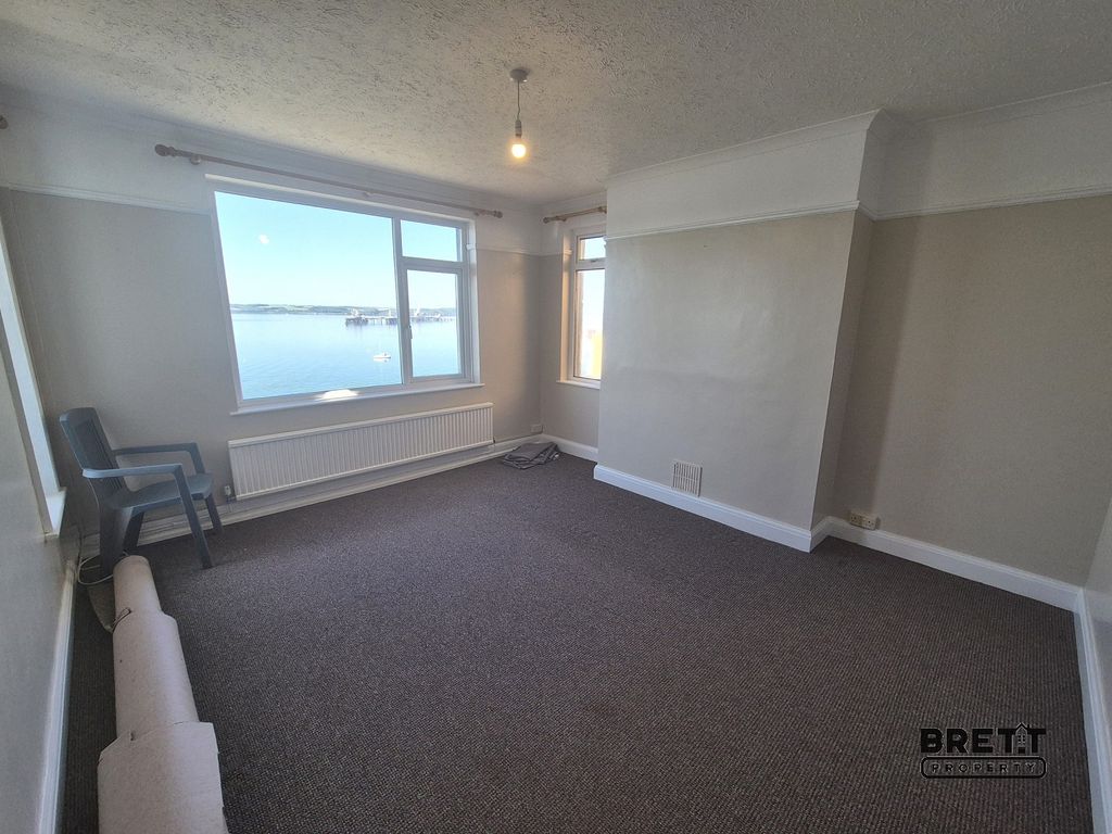 Additional image 7 of 4 bed detached house to rent14 Pointfields Crescent, Hakin, Milford Haven, Pembrokeshire. SA73