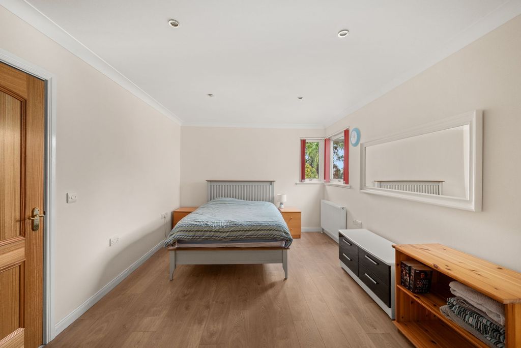 Additional image 16 of 5 bed detached house for sale27 Ballinard Gardens, Broughty Ferry DD5