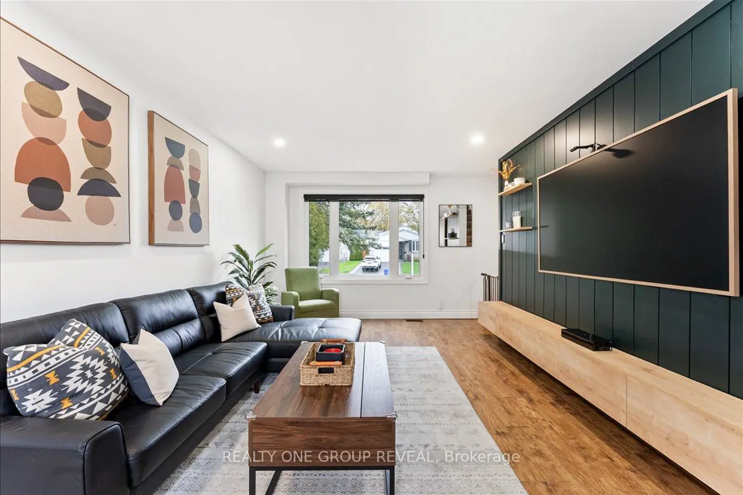 111 Peacock Boulevard photo 3