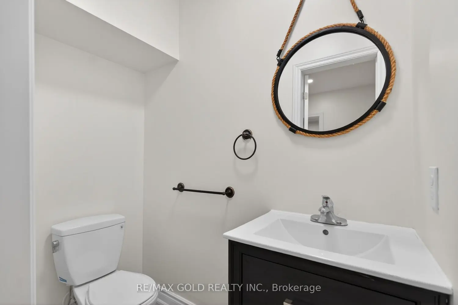 Additional image 17 of 17 Maisonneuve Boulevard