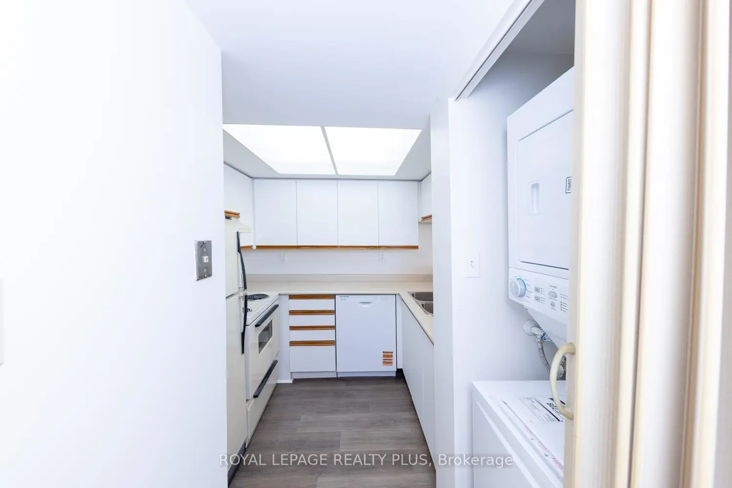 Additional image 5 of 75 King Street 607