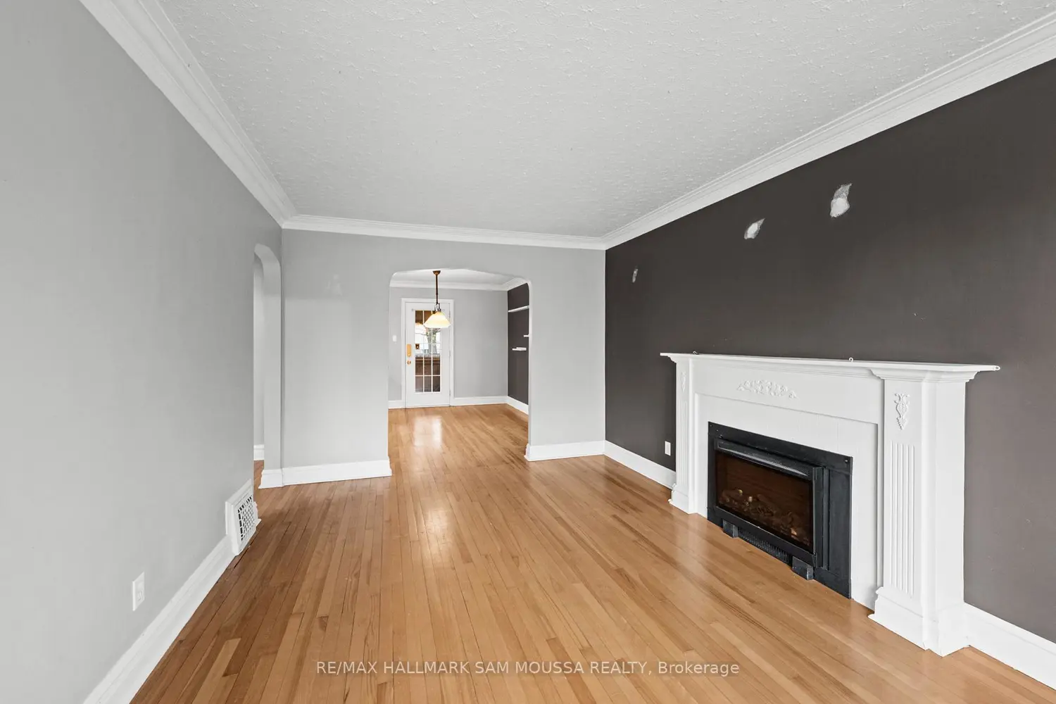 378 Byron Avenue photo 4